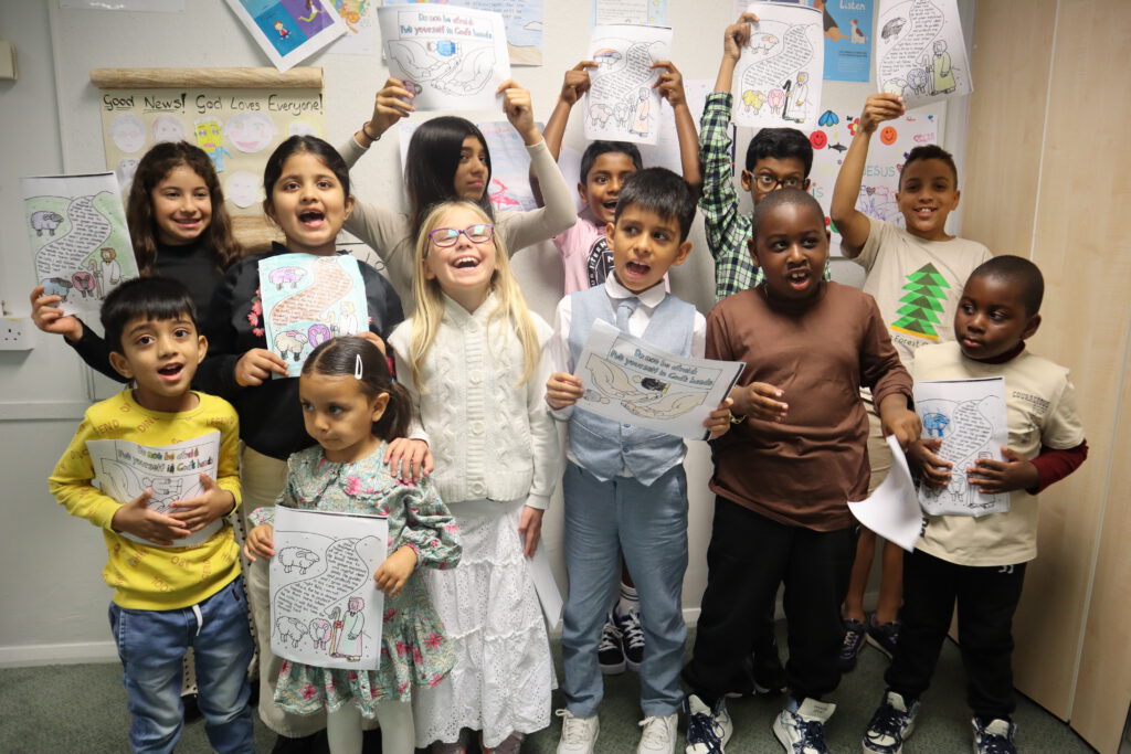 surbiton-methodist-church-group-children-happy